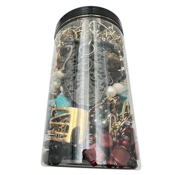 Mystery Jewelry Jar #1062 Wearable Quality Pieces 2lbs Necklace Bracelet Earring - Picture 2 of 4